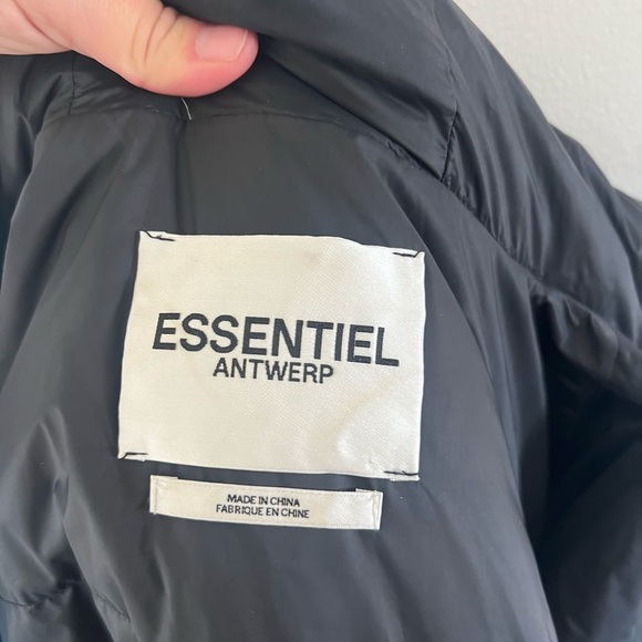 Essentiel Antwerp Black Gloss Oversized Quilted Duck Down Hooded Puffer Jacket - Picture 5 of 16